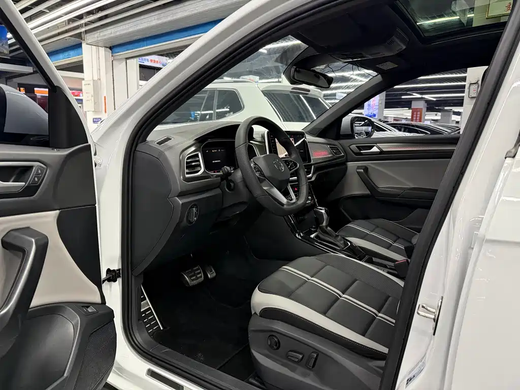 Volkswagen T-Roc — миниатюра 4