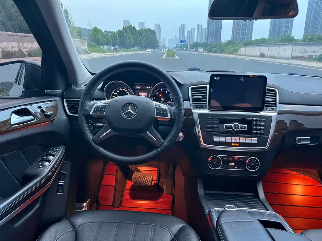 Mercedes-Benz GL-Class — миниатюра 9