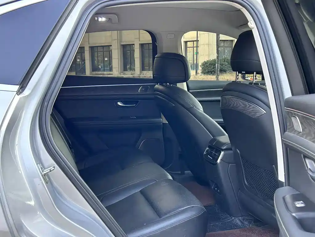 AITO ASK THE WORLD M5