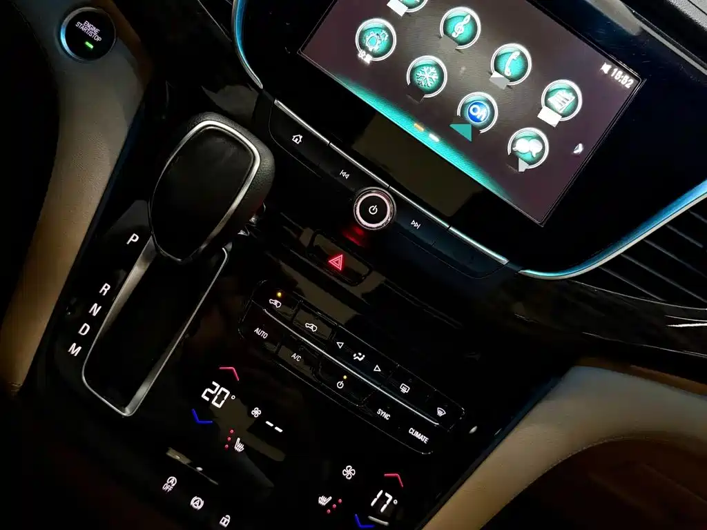 Buick GL8 — миниатюра 10