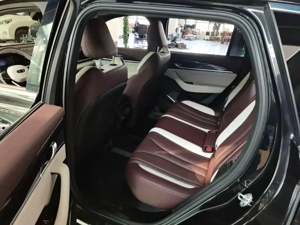 Geely Xingyue L — миниатюра 17