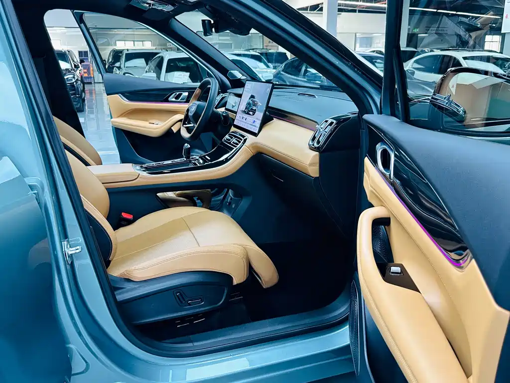 Geely Boyue L — миниатюра 8