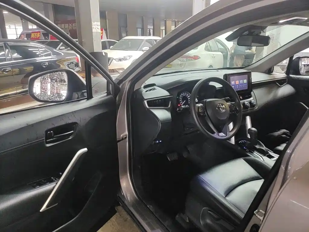Toyota Corolla Cross — миниатюра 16