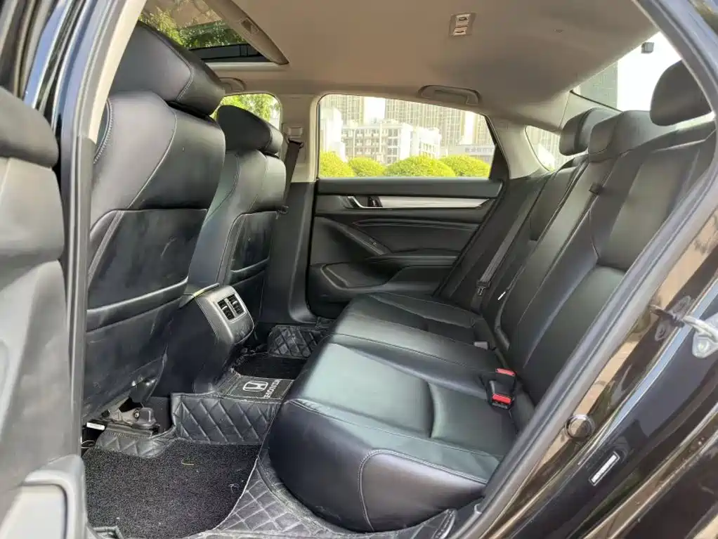 Honda Accord — миниатюра 13