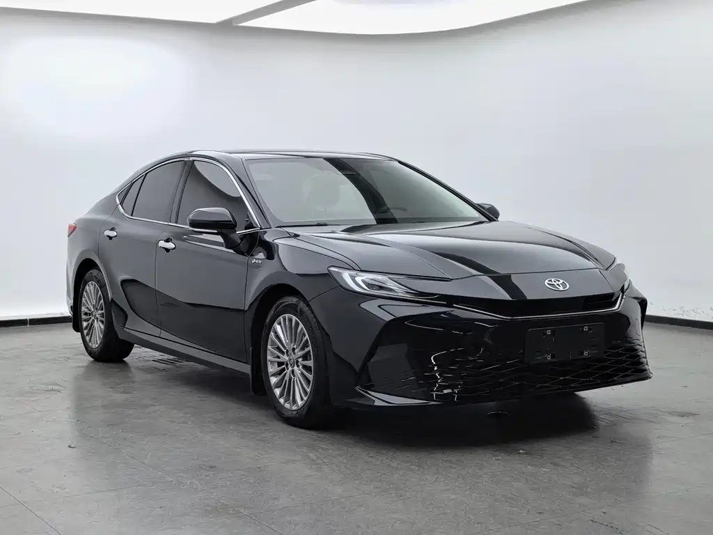 Toyota Camry — миниатюра 3