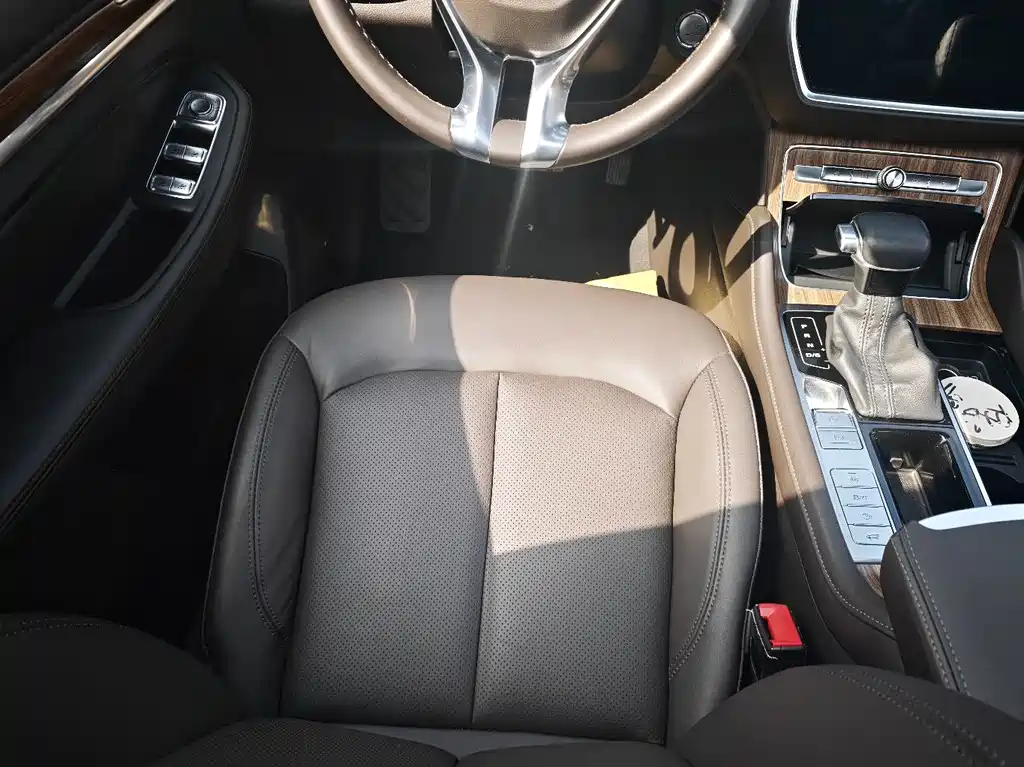 Roewe RX8 — миниатюра 8