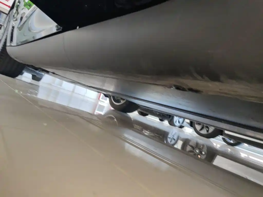 Tesla Model Y — миниатюра 22