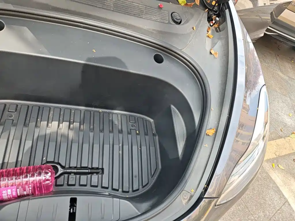 Tesla Model 3 — миниатюра 22