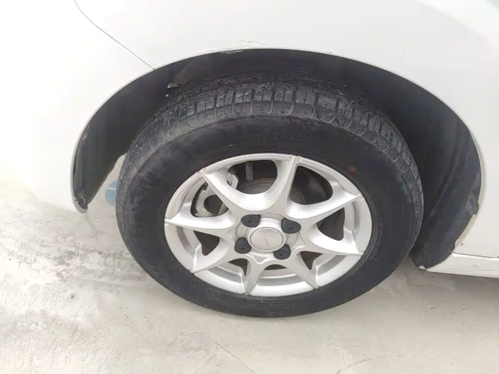 Roewe Clever — миниатюра 23