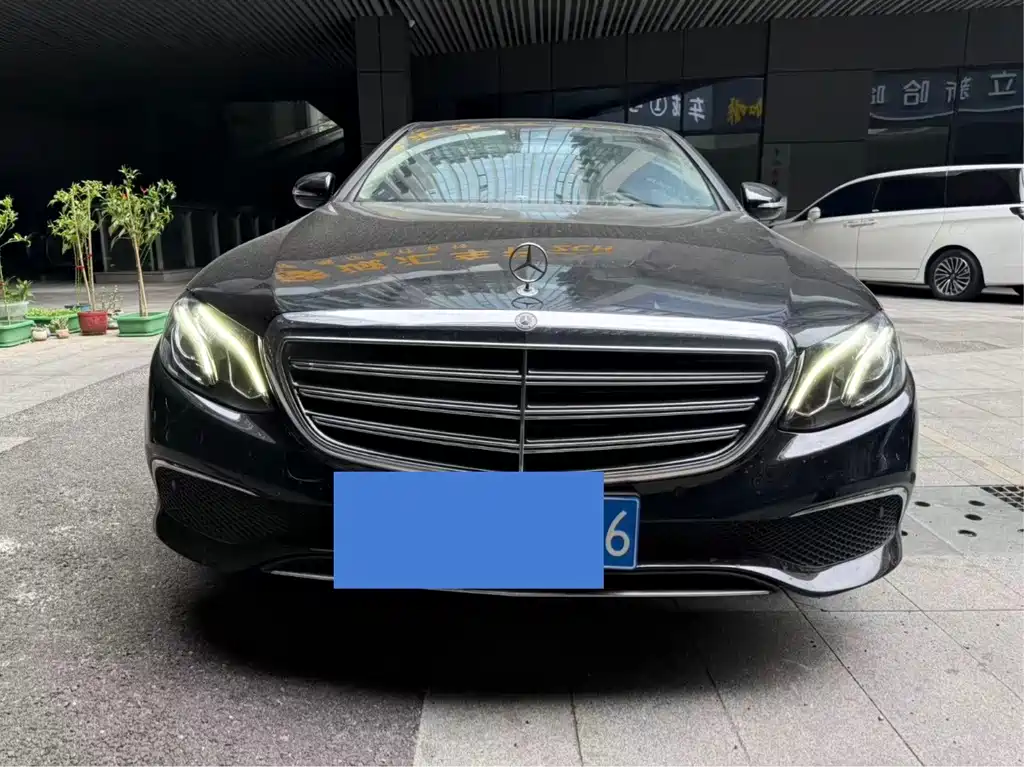 Mercedes-Benz E-Class — миниатюра 5