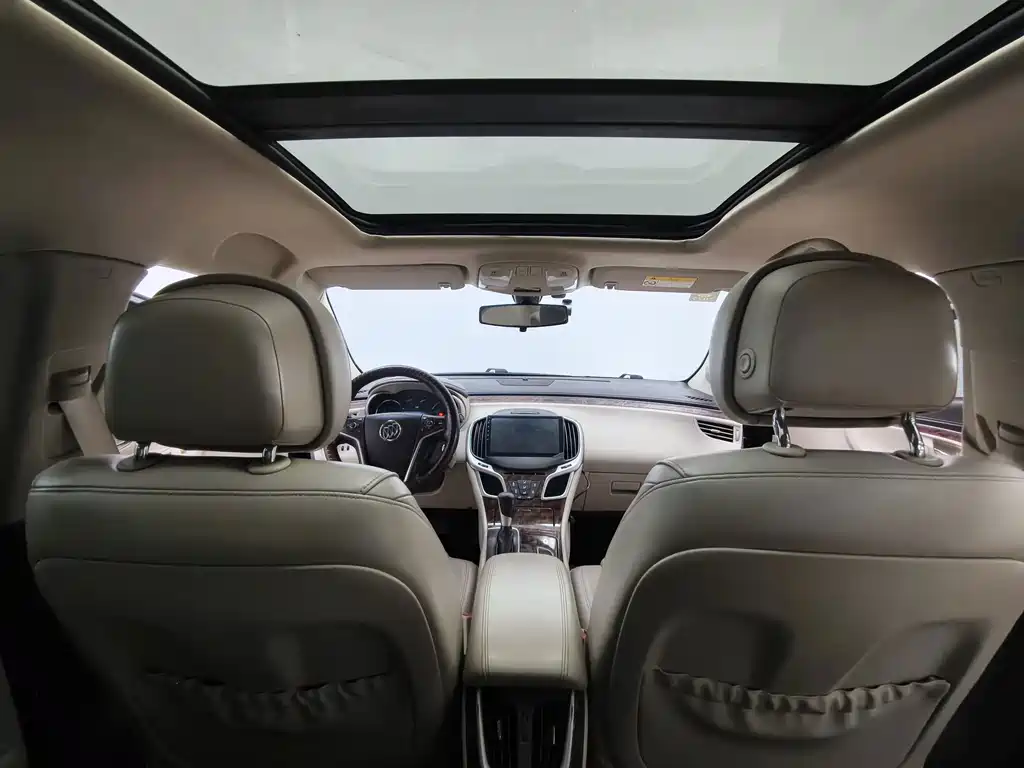 Buick LaCrosse — миниатюра 10