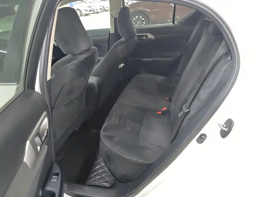 Lexus CT — миниатюра 11