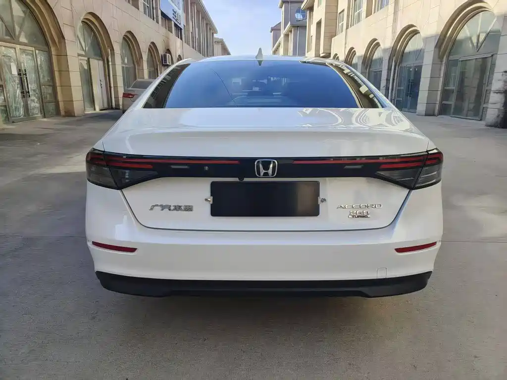 Honda Accord — миниатюра 8