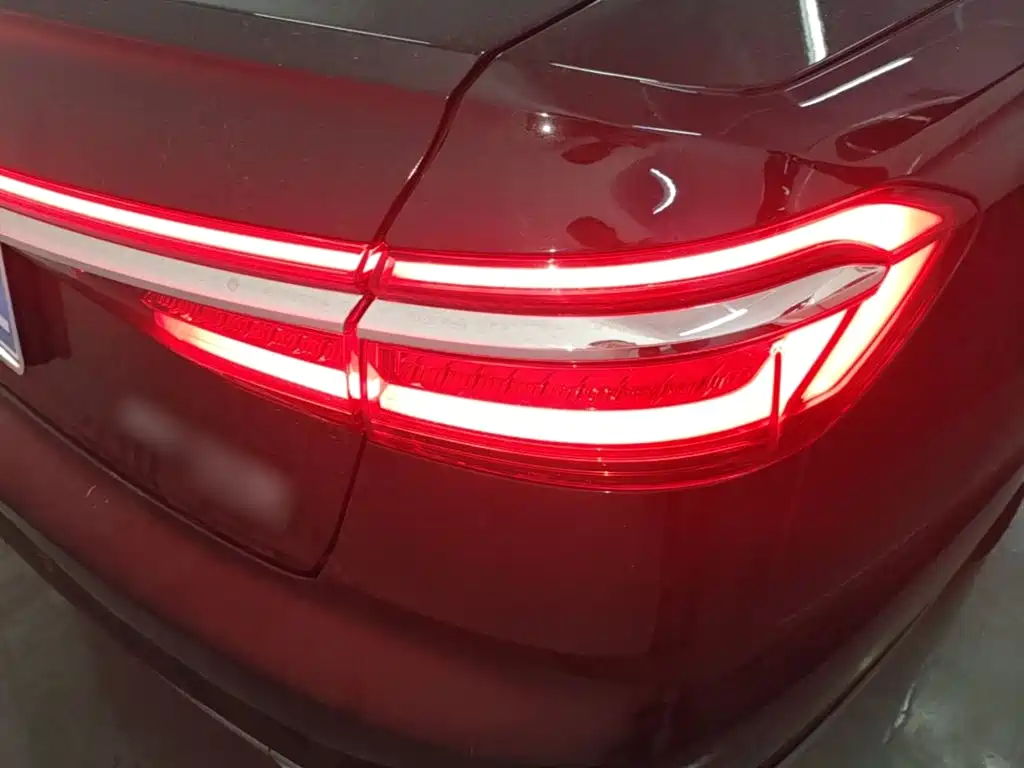 Audi A8 — миниатюра 8
