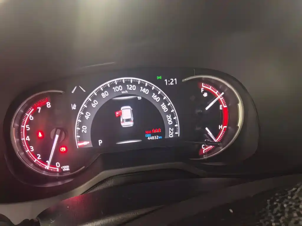 Toyota RAV4 — миниатюра 5