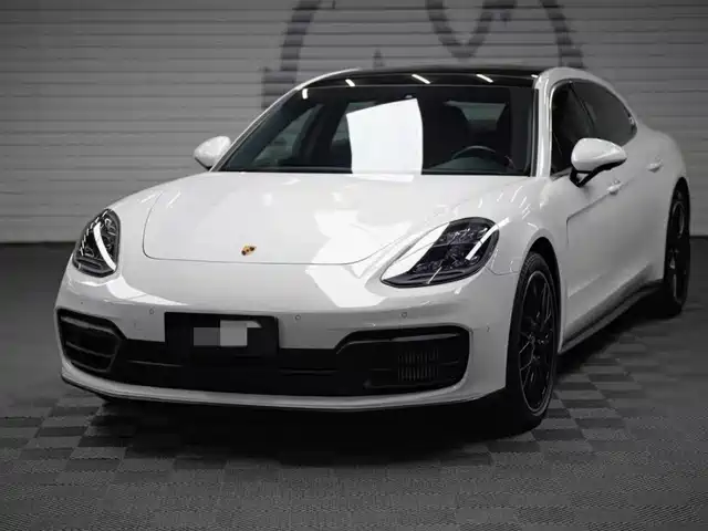 PORSCHE PANAMERA 2021
