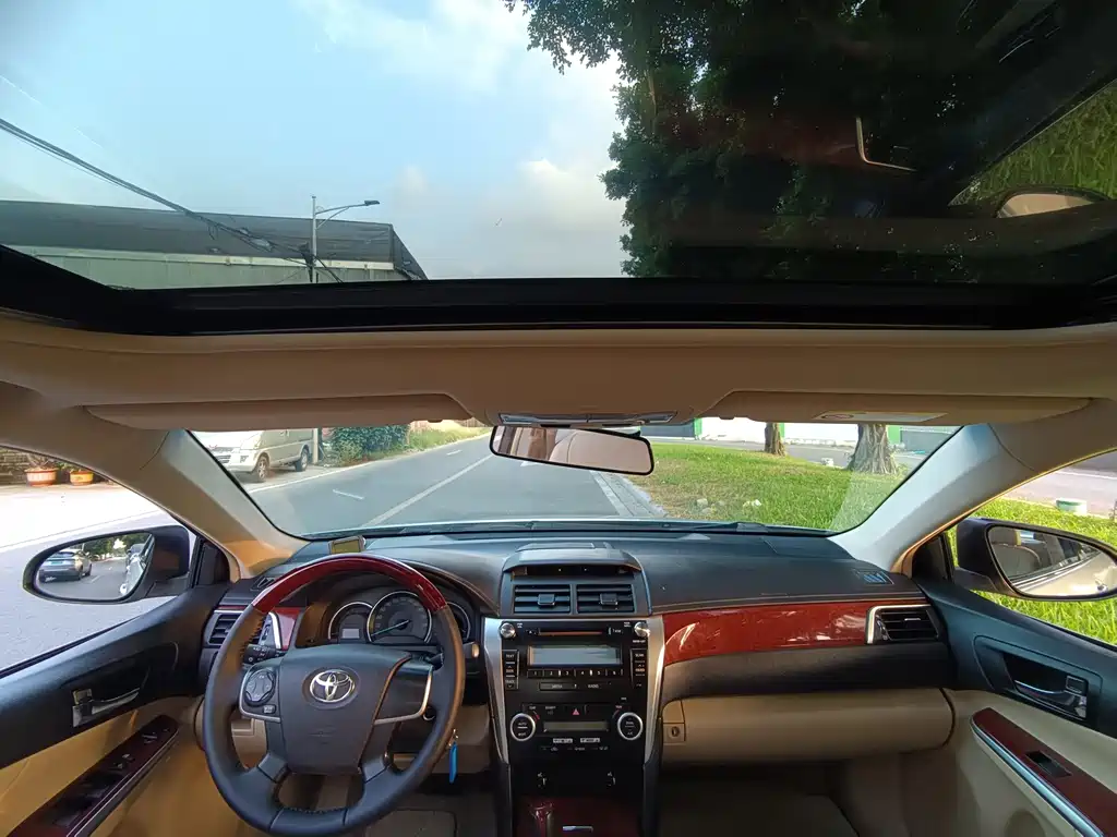 Toyota Camry — миниатюра 15