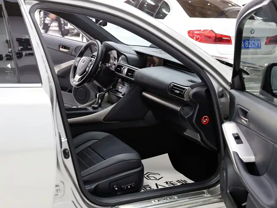 Lexus IS — миниатюра 16