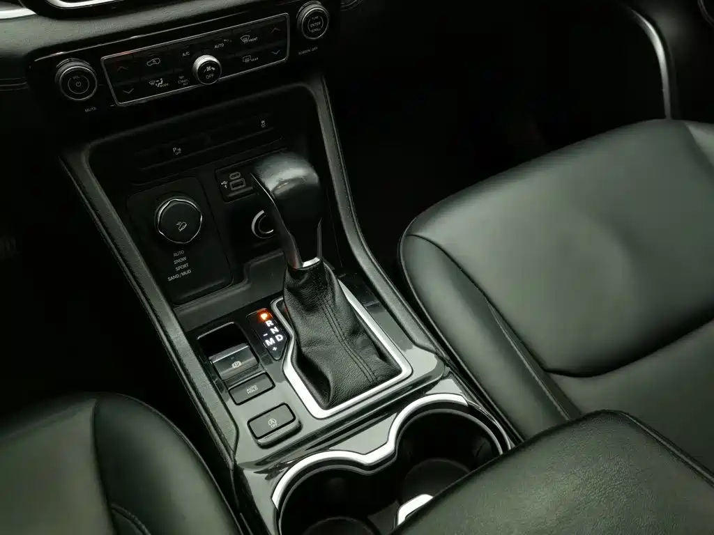 Jeep Commander — миниатюра 13