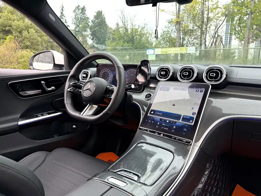 Mercedes-Benz C-Class — миниатюра 6