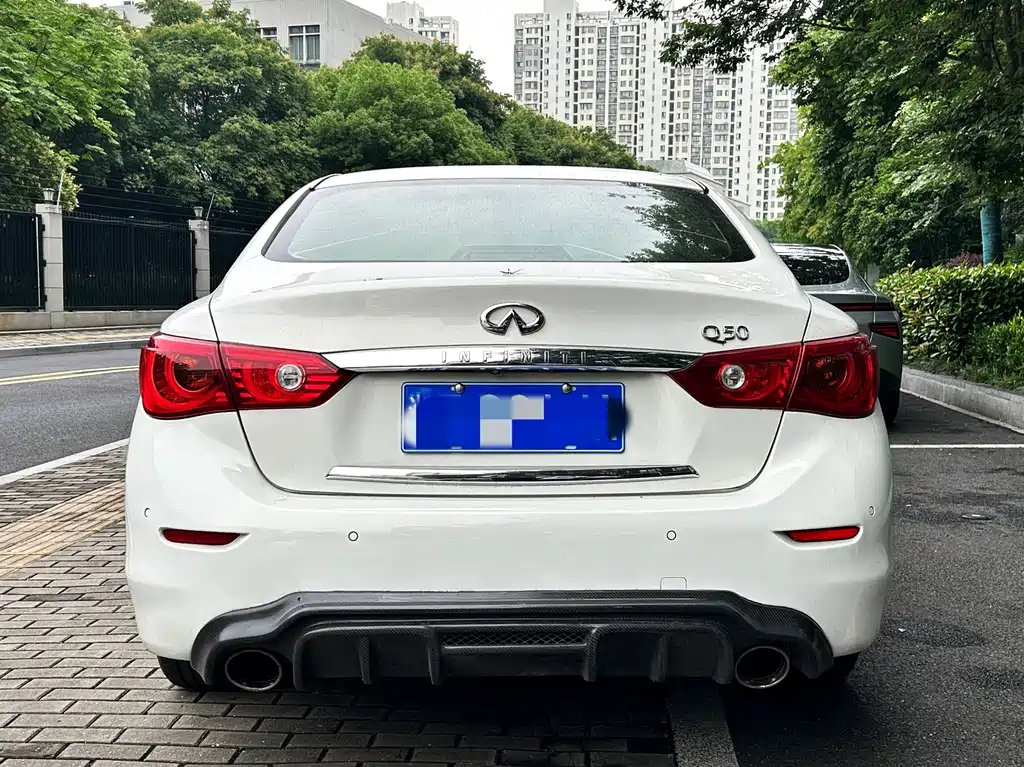 Infiniti Q50 2014 3.7L Comfort