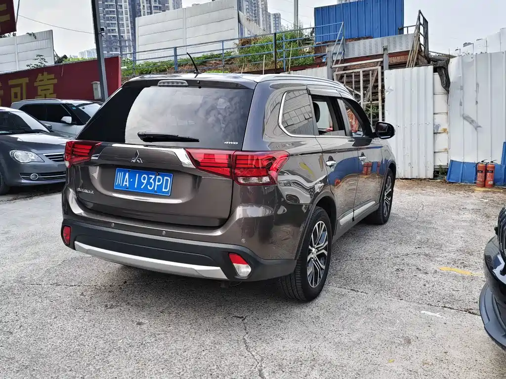 Mitsubishi Outlander (Import) — миниатюра 10