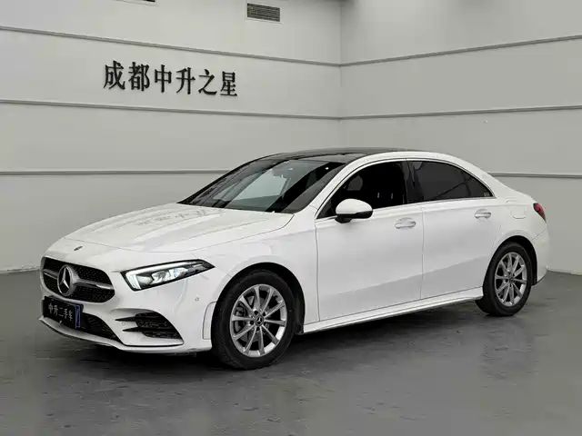 MERCEDES-BENZ A CLASS 2021