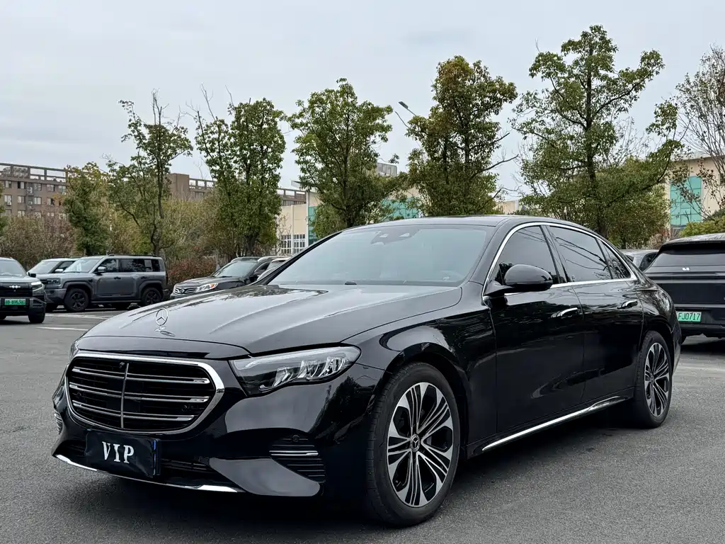 Mercedes-Benz E-Class — миниатюра 15