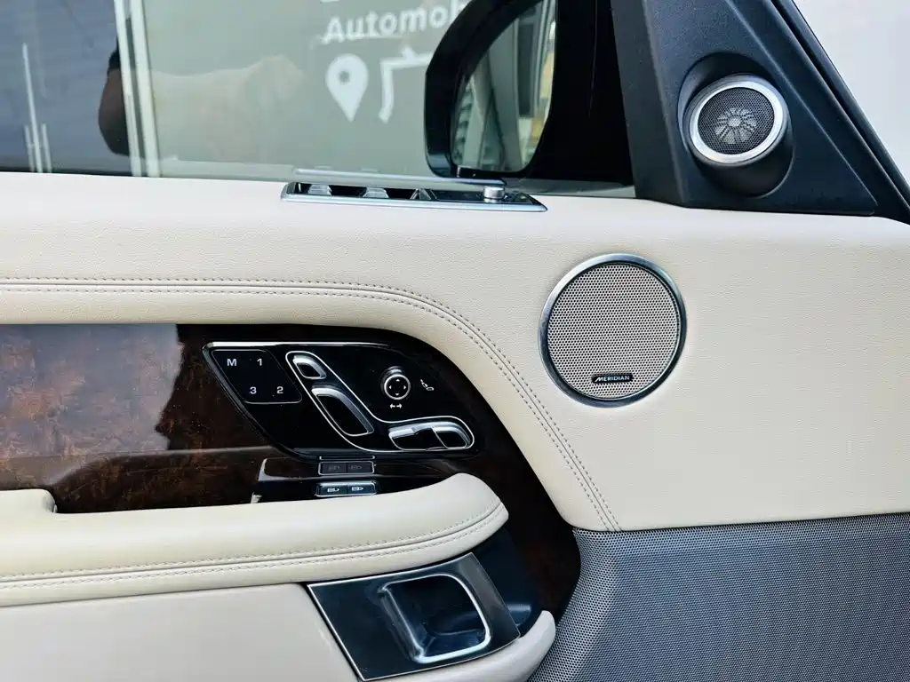 Land Rover Range Rover — миниатюра 25