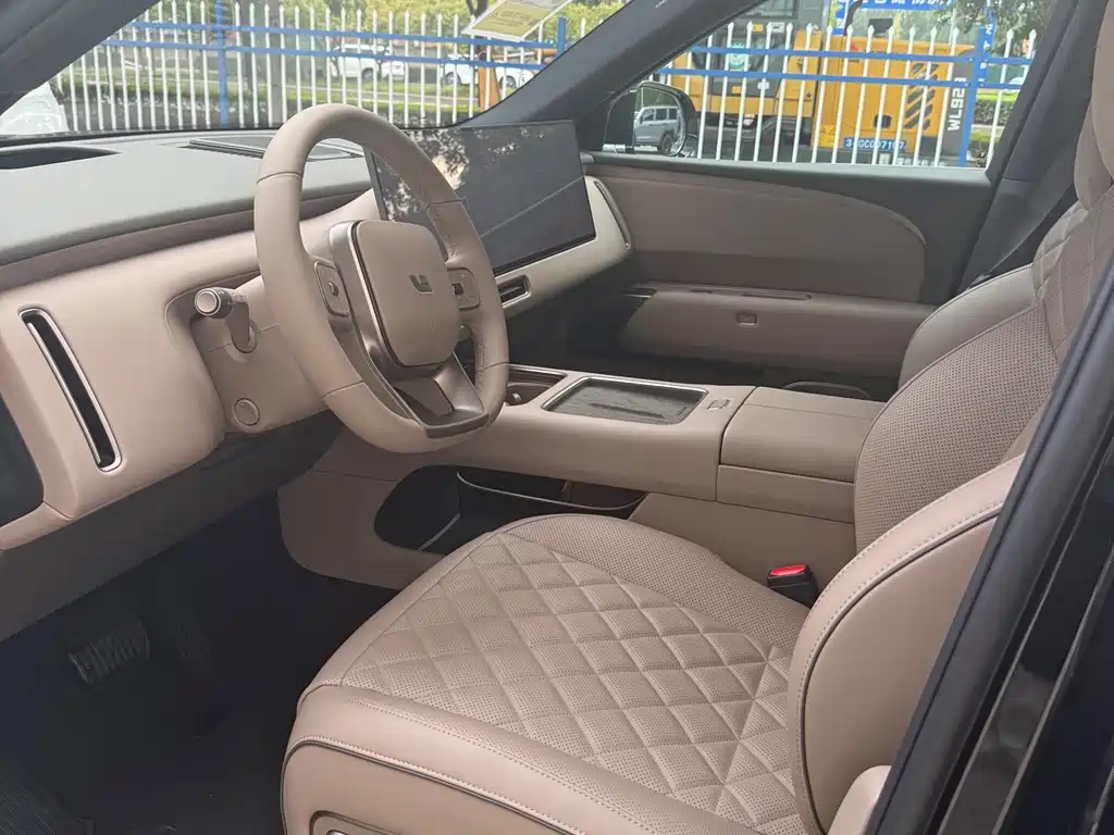 Li Auto Li L8 — миниатюра 4