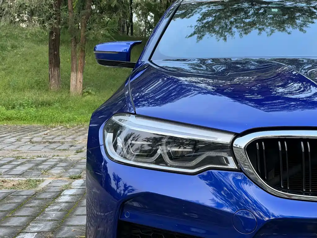 BMW M5 — миниатюра 9