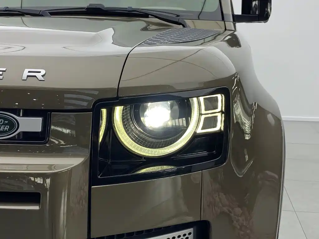 Land Rover Defender — миниатюра 5