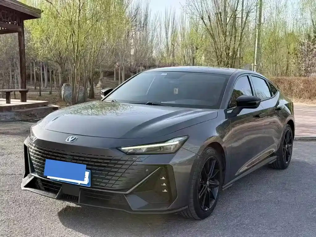 2023 Changan UNI-V - zdjęcie 1 z 19