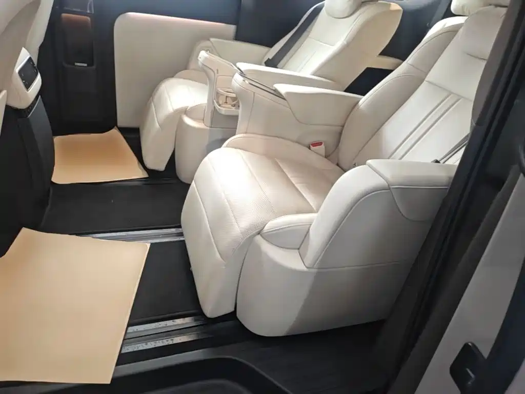 Li Auto Li MEGA — миниатюра 17