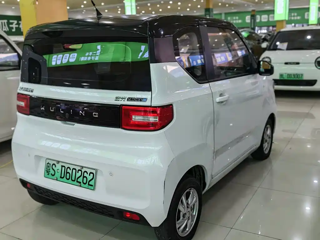 Wuling MINIEV — миниатюра 5
