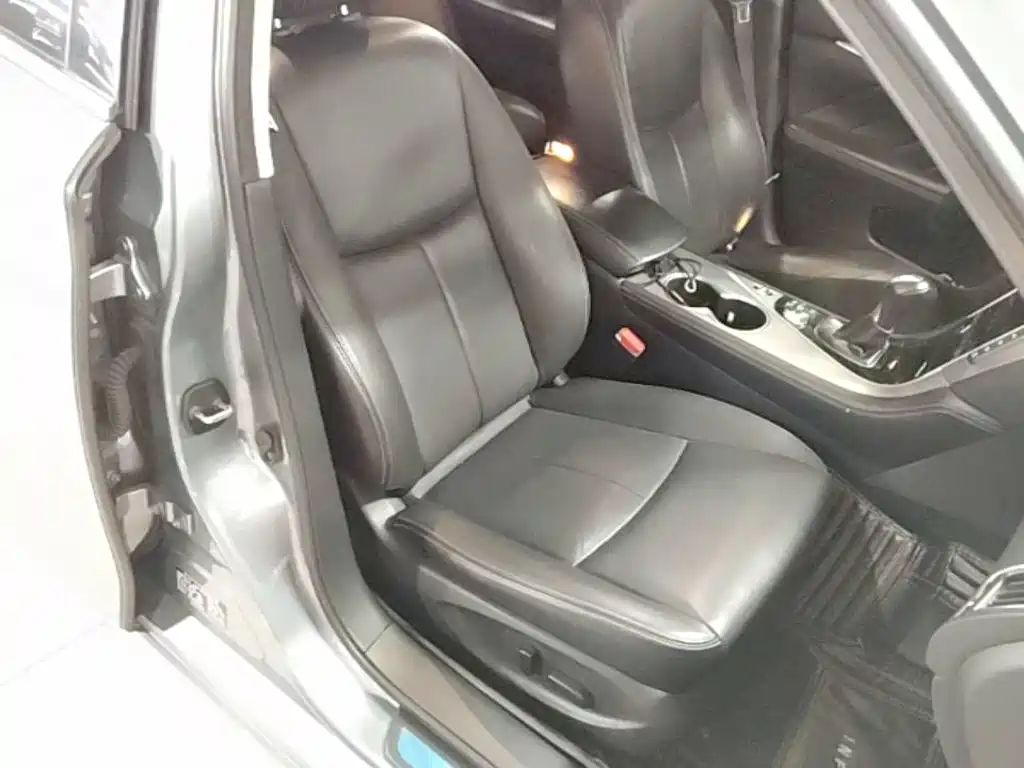 Infiniti Q50L 2016 2.0T Enjoy