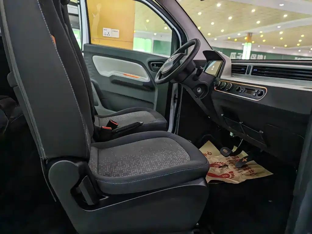 Wuling MINIEV — миниатюра 10