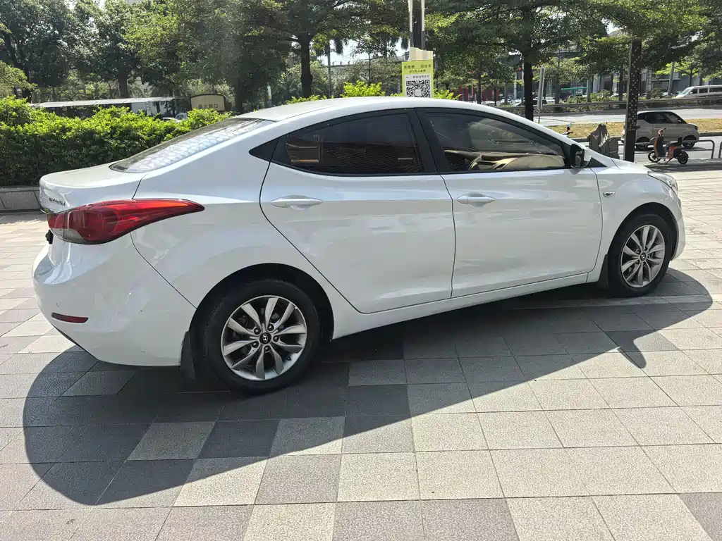 Hyundai Elantra Langdong — миниатюра 6