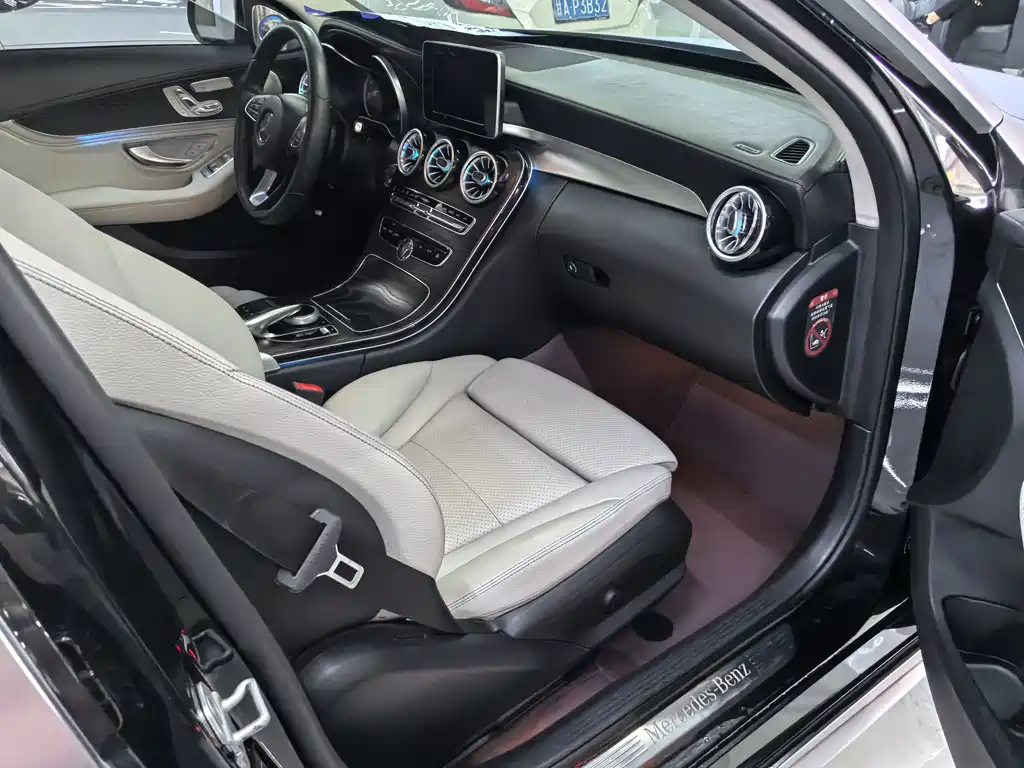 Mercedes-Benz C-Class — миниатюра 9