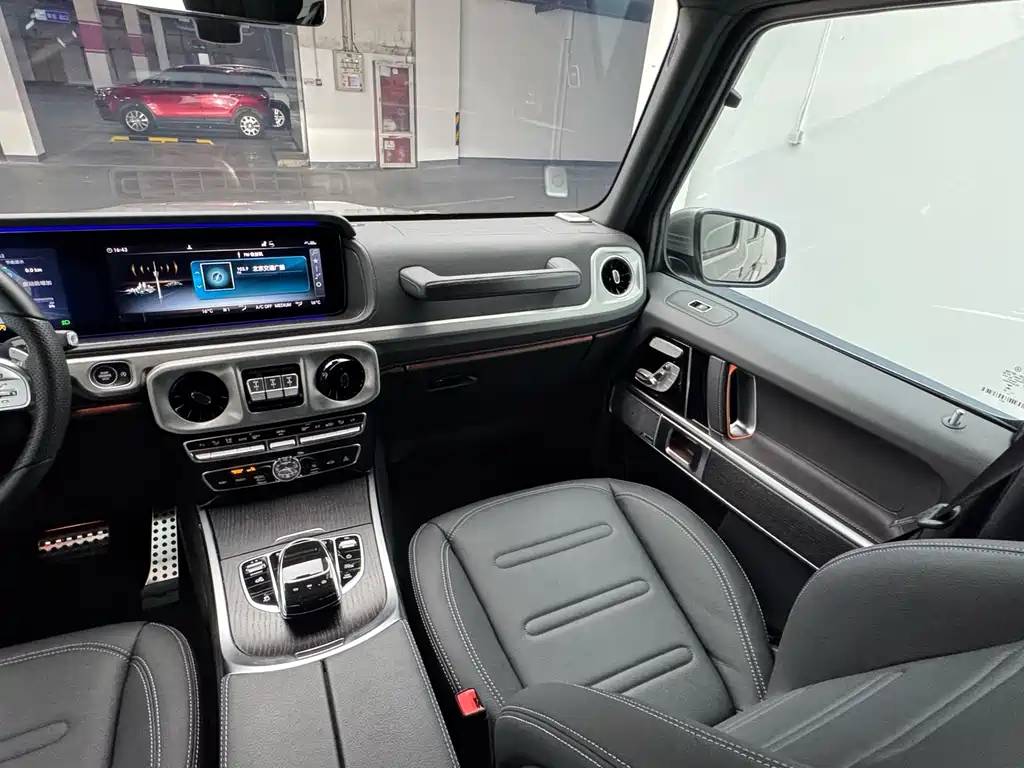 Mercedes-Benz G-Class — миниатюра 12