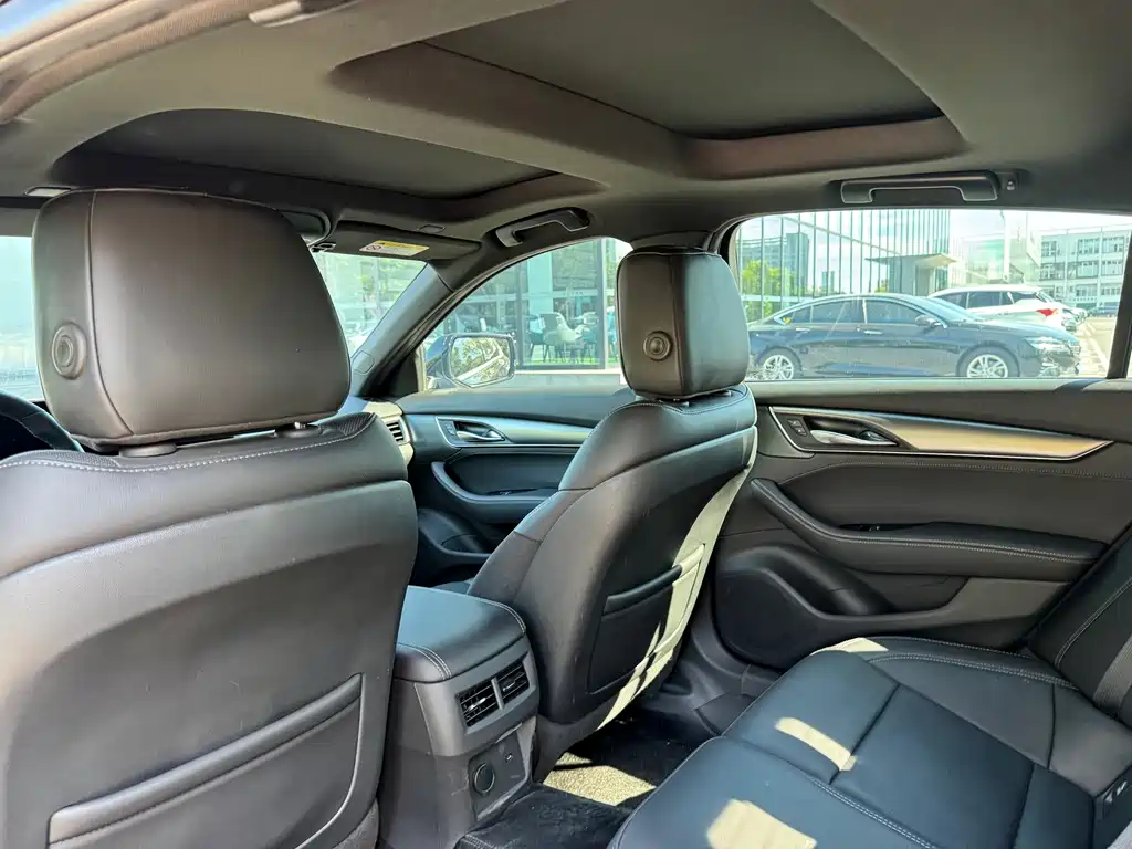 Cadillac CT5 — миниатюра 9