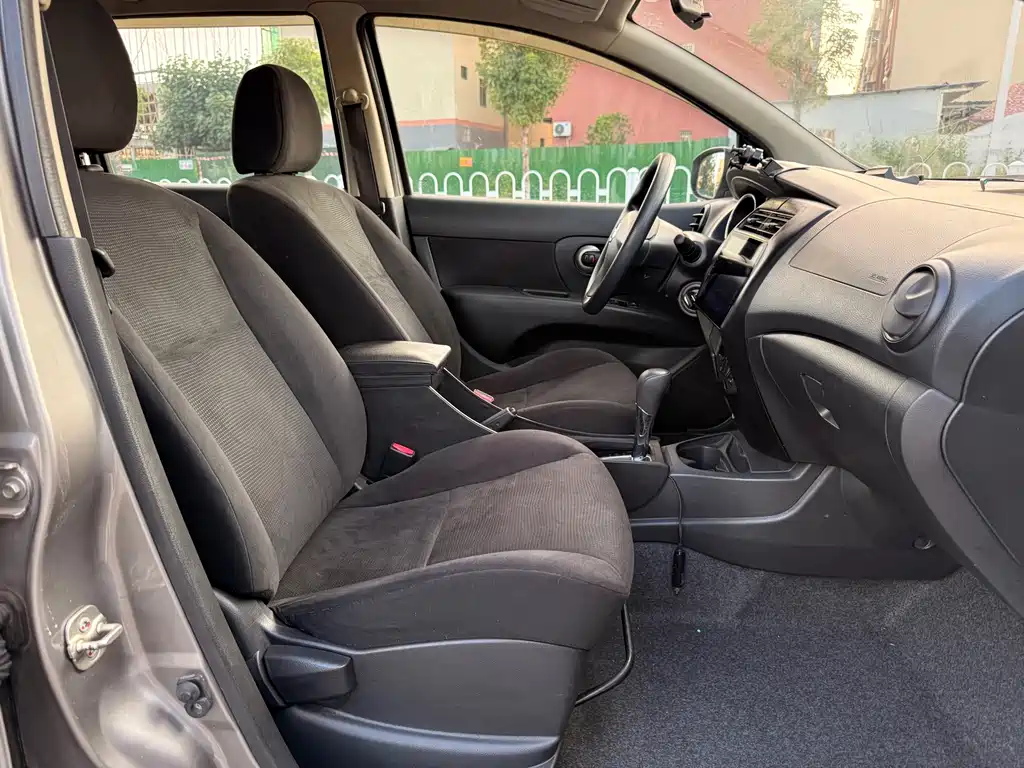Nissan Livina — миниатюра 15