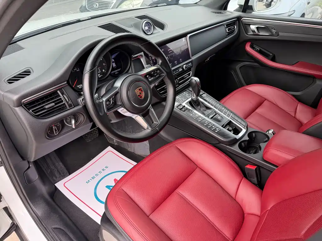 Porsche Macan — миниатюра 6