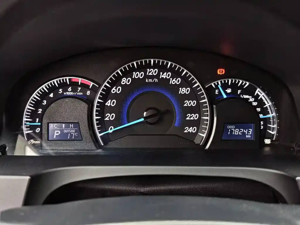 Toyota Camry — миниатюра 20