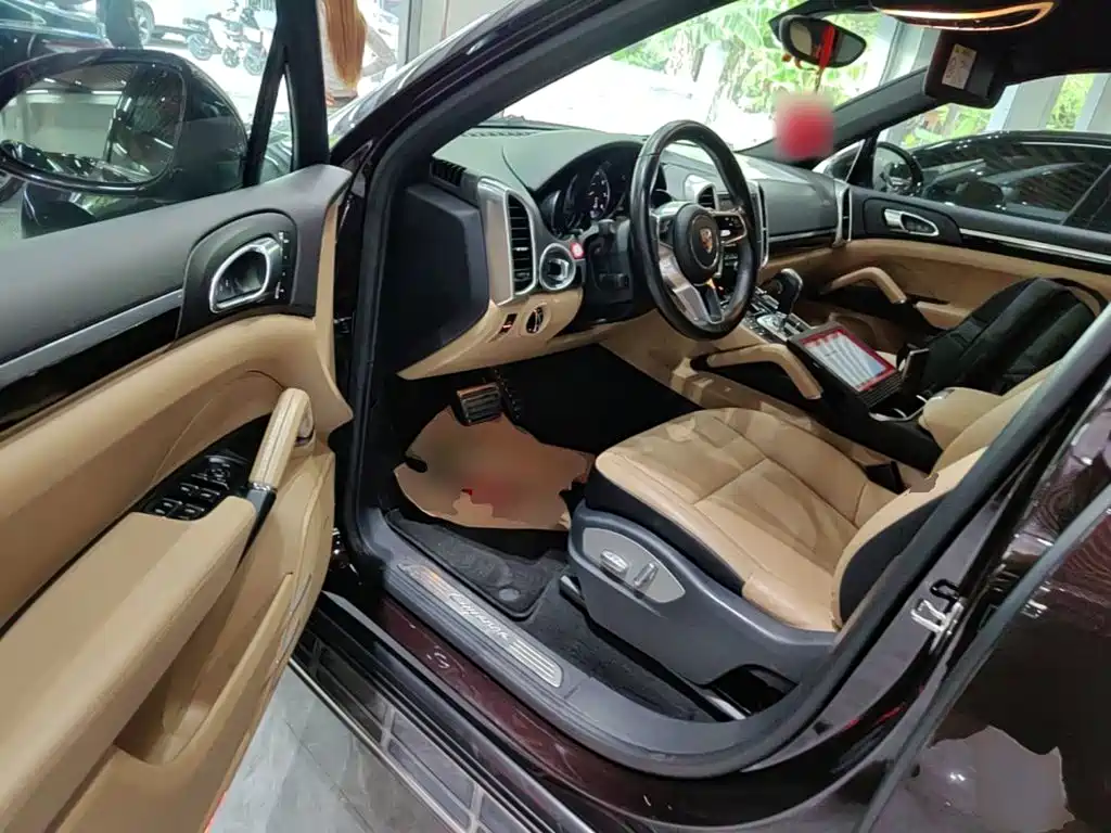 Porsche Cayenne — миниатюра 16