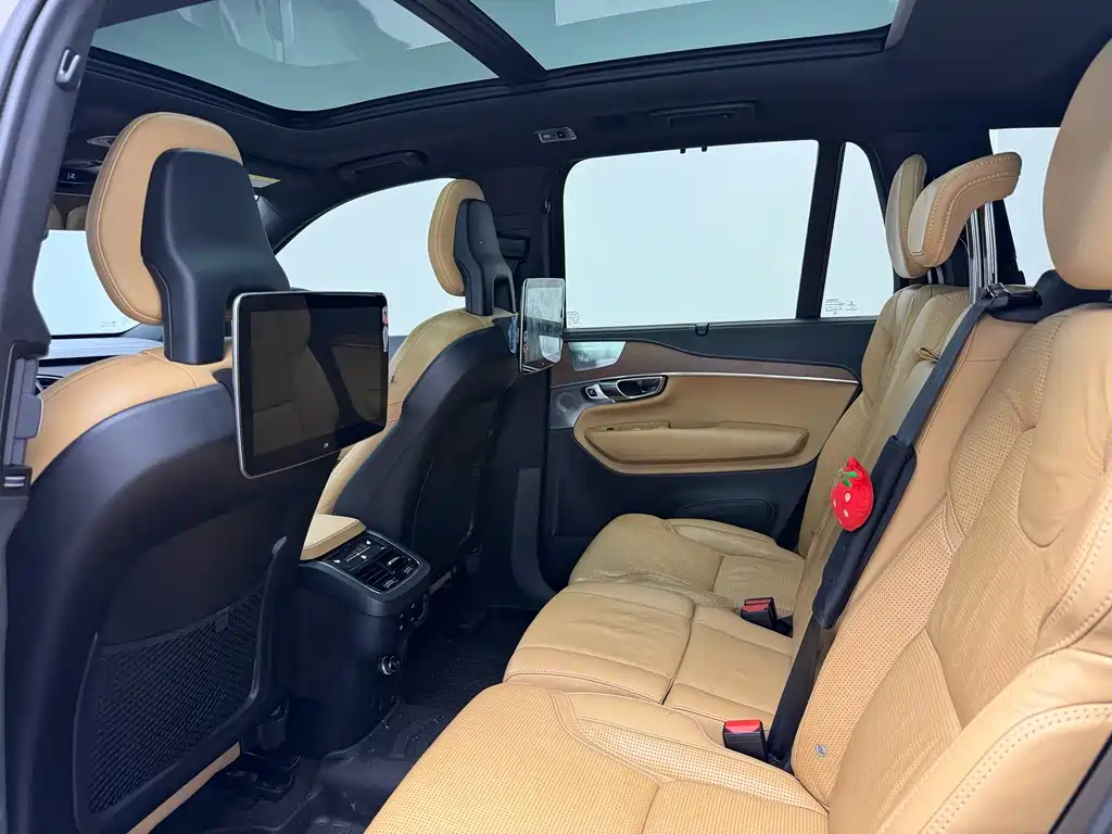 Volvo XC90 — миниатюра 5