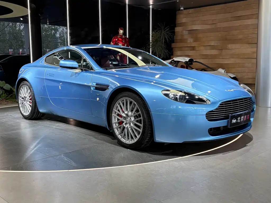 Aston Martin V8 Vantage 2011 4.7L Sportshift Coupe