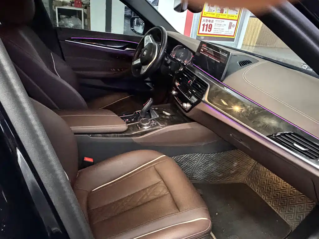 BMW 5 Series — миниатюра 12