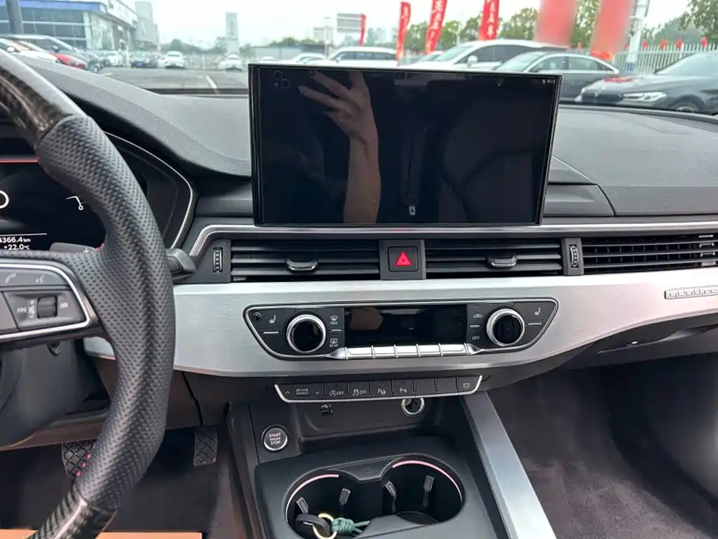 Audi A4L — миниатюра 12