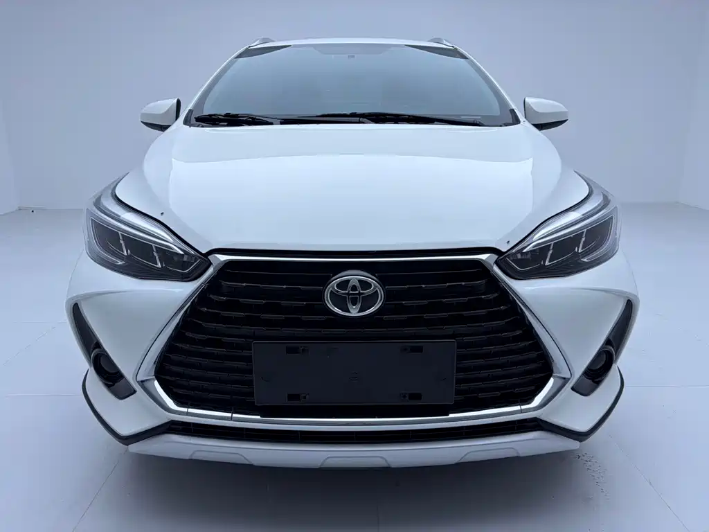 Toyota Yaris L — миниатюра 2